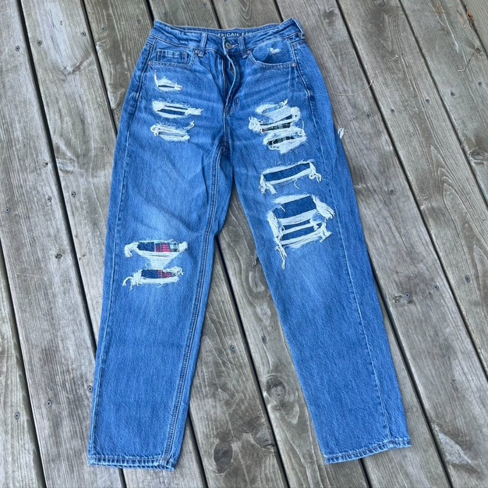 American Eagle Mom Straight Jeans Flannel Distressed Size 4